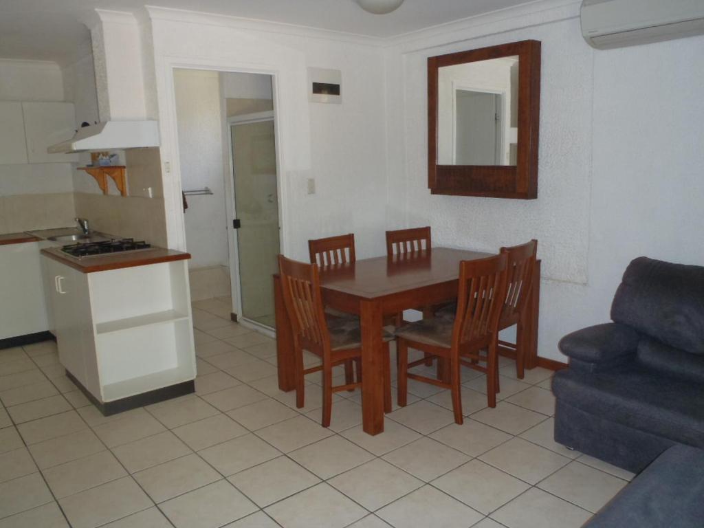 Beachside Holiday Units Bowen Værelse billede
