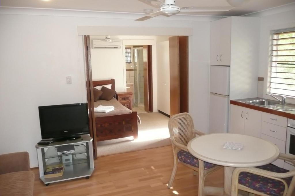 Beachside Holiday Units Bowen Værelse billede